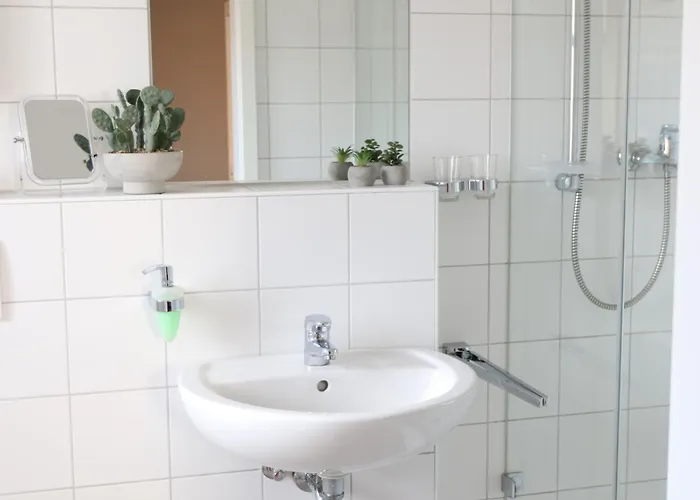 Landgasthof Kirschgarten فندق *